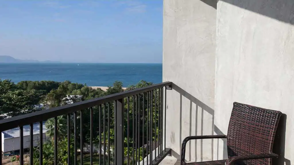 Балкон с видом на море в B2 Sea View
